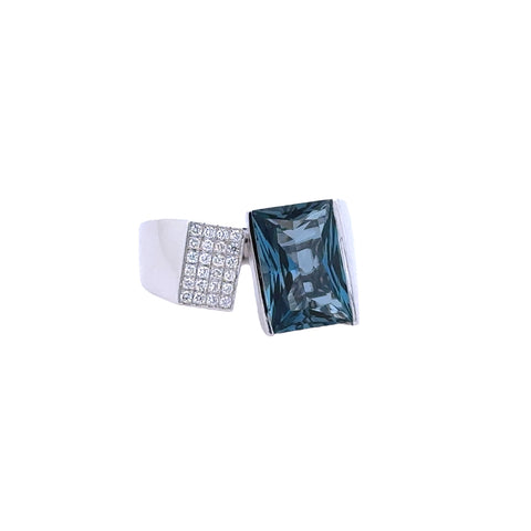 Modern Fashion Ring | 14k White (4.50ct Emerald)