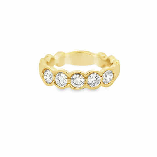 Lady's Yellow 14 Karat Bezel Anniversary Ring Size 7 5 = 1.04tw Round G/H SI1 Diamonds Weight: 5.3