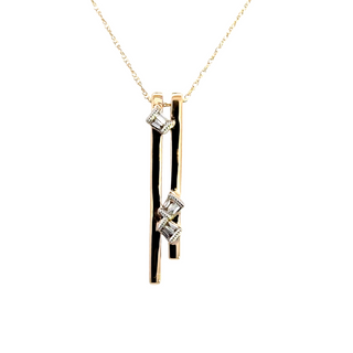 Yellow 14 Karat Modern Pendant Length 18 6 0.06tw Various Shapes G/H SI1 Diamonds Style: Light Rope
Metal: 14 Karat
Color: Yellow
Finish: Polished