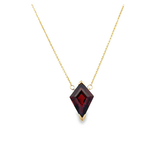 Lady's Yellow 14 Karat Modern Stationary Necklace Length 18 one 2.55ct Various Shapes Garnet