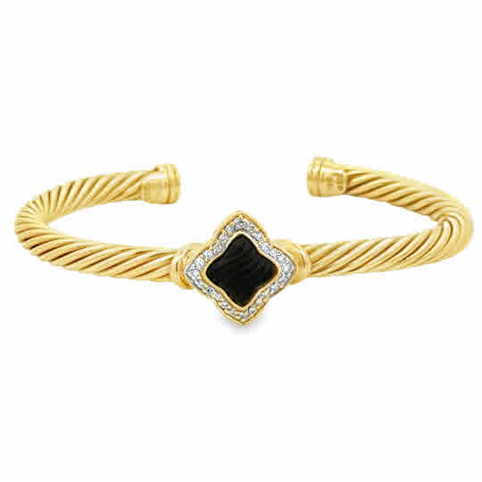 Yellow 18 Karat Dy Quatrefoil Cable Cuff Estate Jewelry With One = Various Shapes Onyx And = Round Diamonds


All Sales Final, in "as is" condition. Purchases made from our Estate Jewelry case are not eligible for "complimentary" services. Standard rin