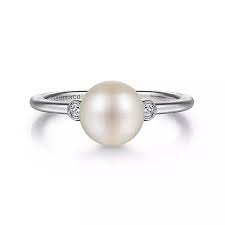 Lady's White Sterling Silver Three Stone Ring Size 6.5 With One Fresh Water Pearl And 2 0.04Tw Round H/I Si2 Diamonds