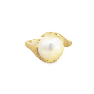 Lady's Yellow 14 Karat Brush/High Polish Twist Ring Size 7 one 10.00mm Fresh Water Pearl
