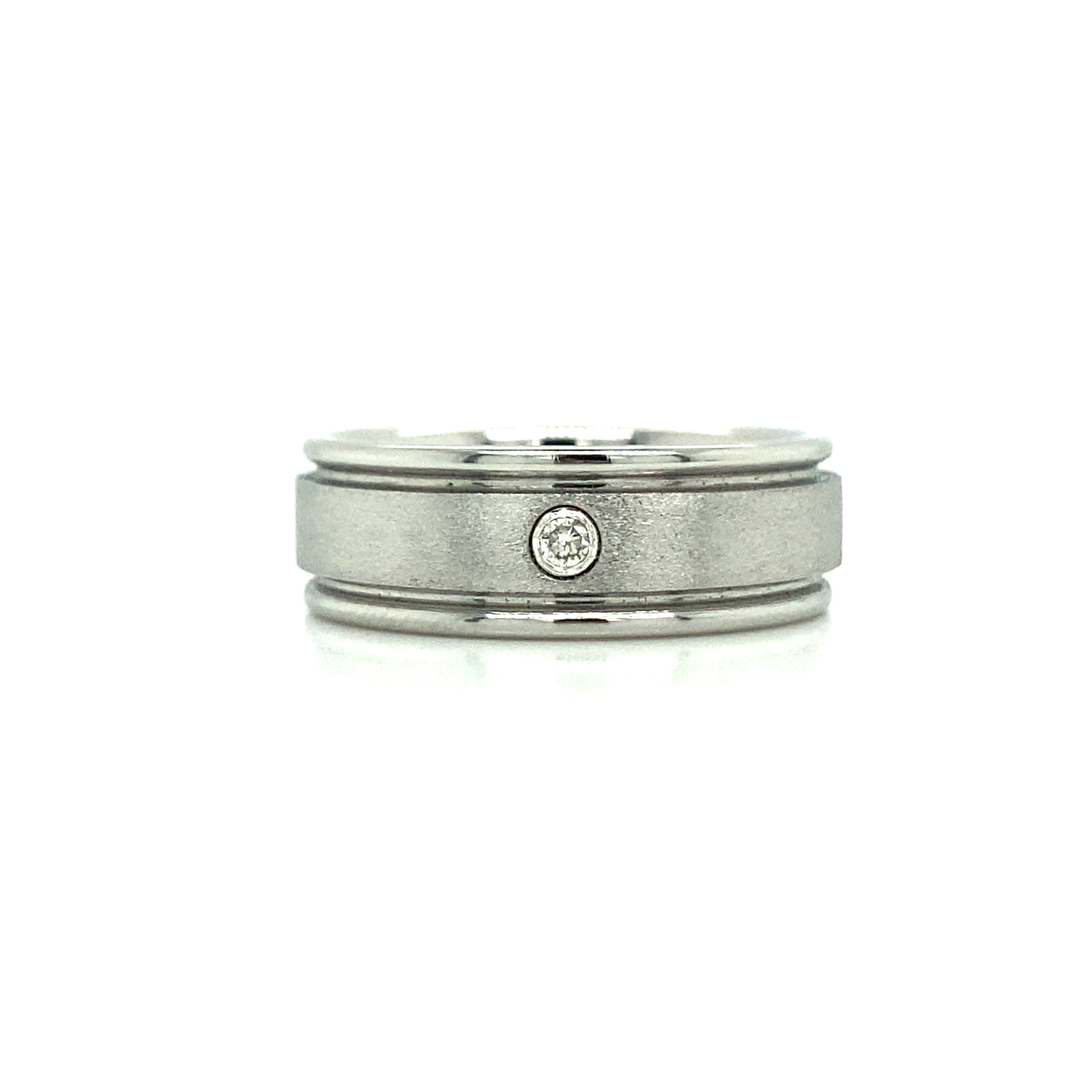 White Stone/Polished Serinium 8Mm Stone Center With Diamond Bezel Wedding Band Size 10 With One 0.06Ct Round G/H Si1 Diamond