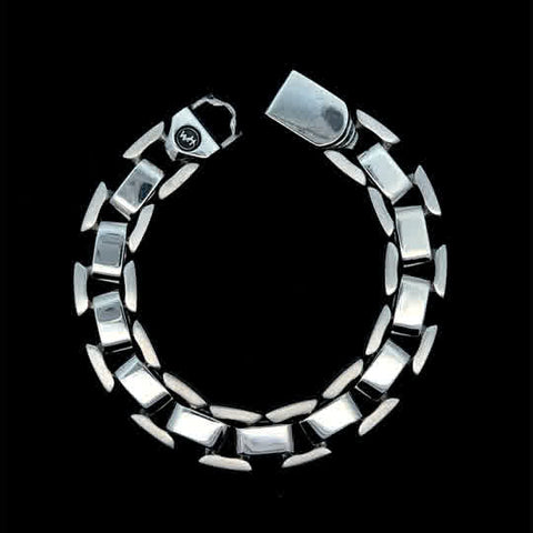 White Sterling Silver 14.5Mm Width Argent, Link Bracelet

Less is more, and truly elegant design needs no adornment. That’s the vision behind the ‘Argent’, a masculine bracelet sculpted in sterling silver and hand-polished with a precise balance of mirr