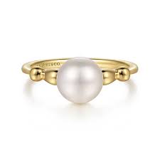 Lady's Yellow 14 Karat Beaded, Bujukan Ring Size 6.5 With One Fresh Water Pearl