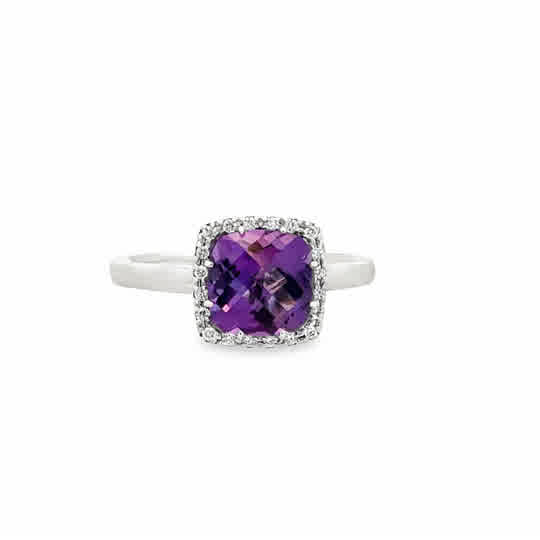 Exquisite White Gold Halo Ring - 14K purity