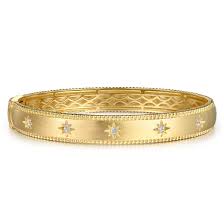 14 Karat Yellow Gold Bujukan Bangle with 0.14tw Round Brilliant Cut G/H Si1 Diamonds