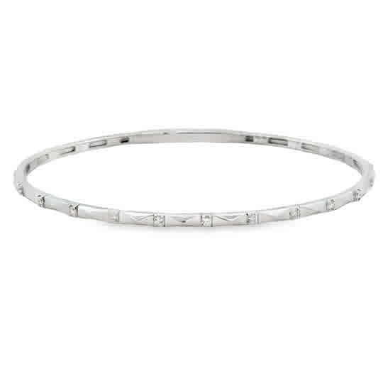 14kw Flexie with Textured Stations and .16ctw Round Diamonds, 6.75''