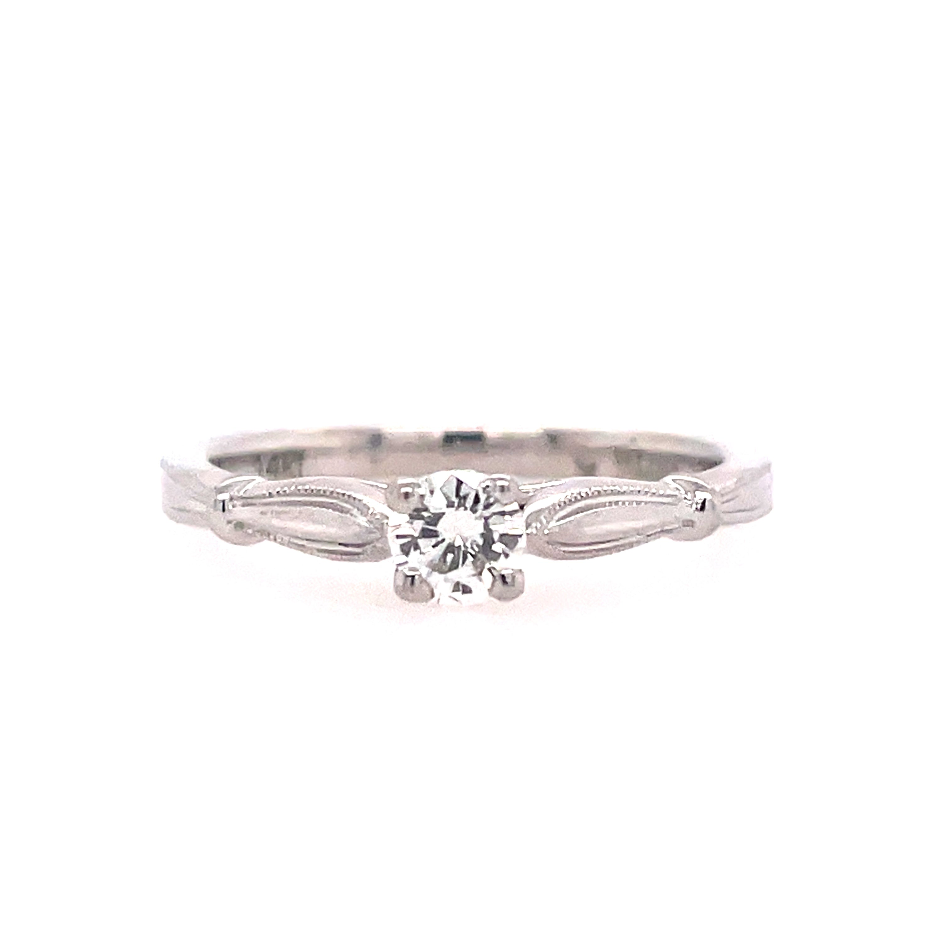 Lady's White 14 Karat Vintage Detail Solitaire Engagement Ring Size 6.