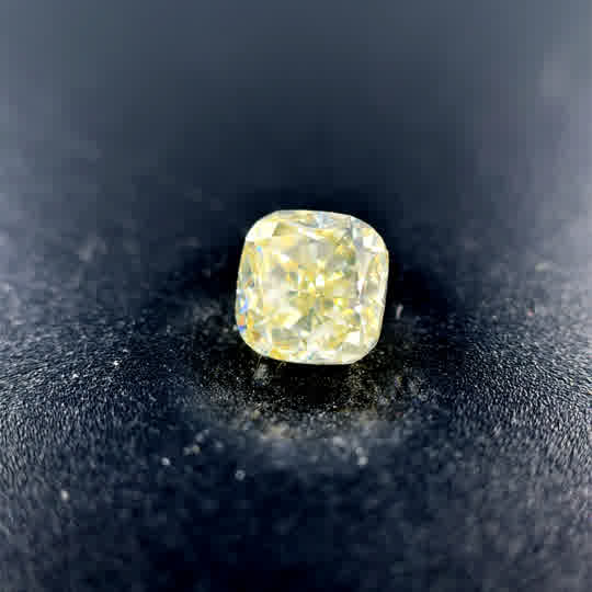 Loose Diamond With One = 0.90Ct Cushion W-X Vvs2 Diamond