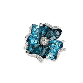 Lady's White 14 Karat Flower Fashion Ring Size 7 With 7.96Tw Various S