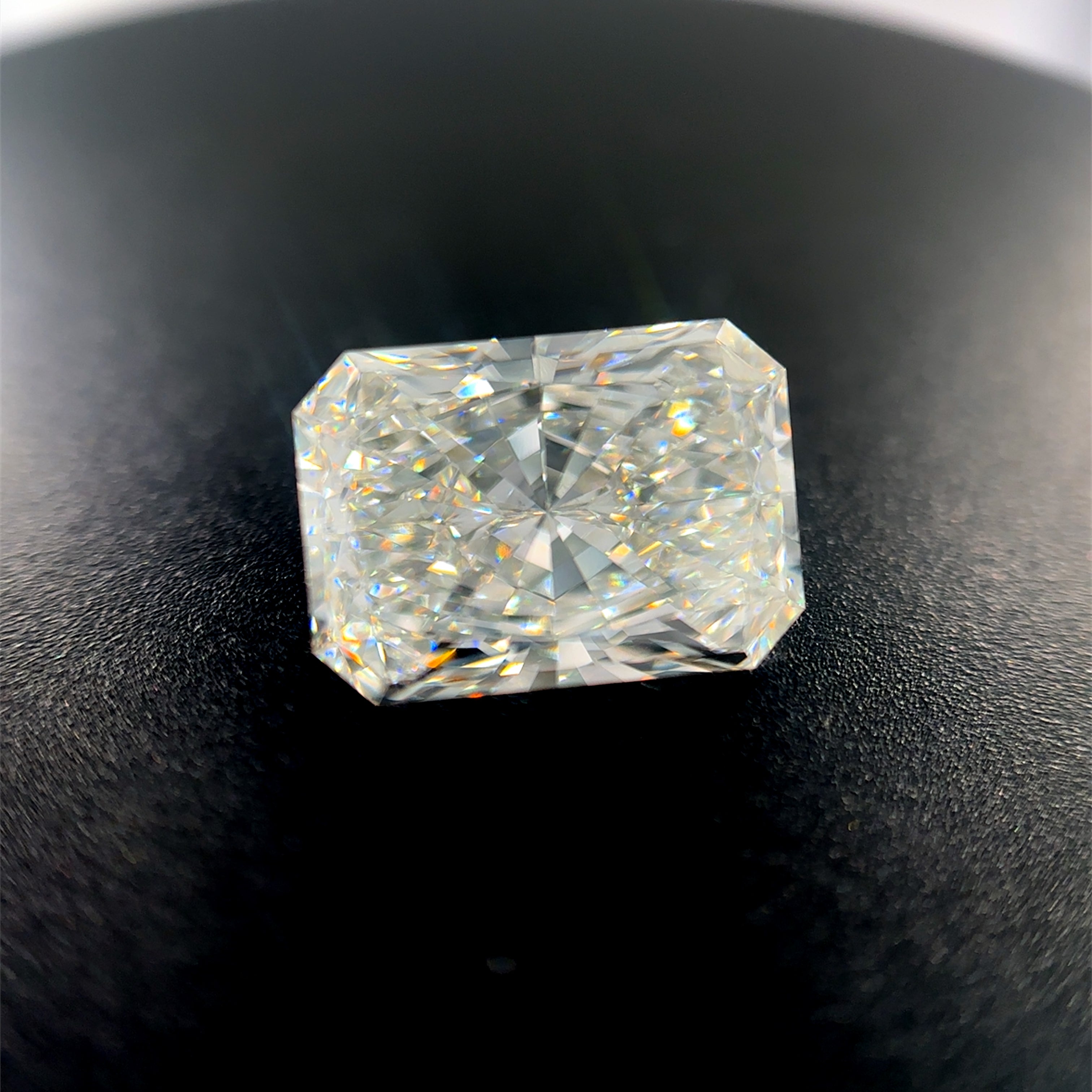 Lab Created With One = 4.55Ct Radiant E Vs1 Lab Created Diamond