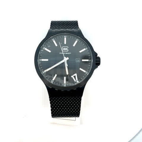 Its elegant stainless steel case complements the matching mesh strap.