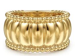 Lady's Yellow 14 Karat Scallop Wide Band Fashion Ring Size 6.5