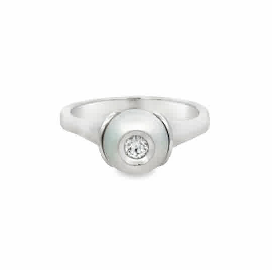 Lady's White 14 Karat Diamond In A Pearl Fashion Ring one = Fresh Wate