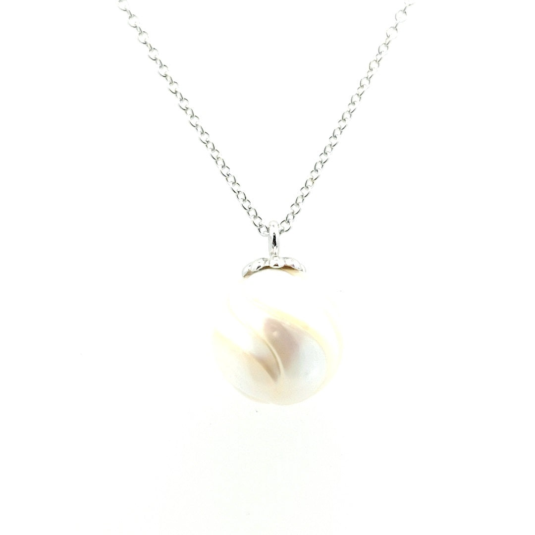 Carved Pacifica Necklace | 14k White