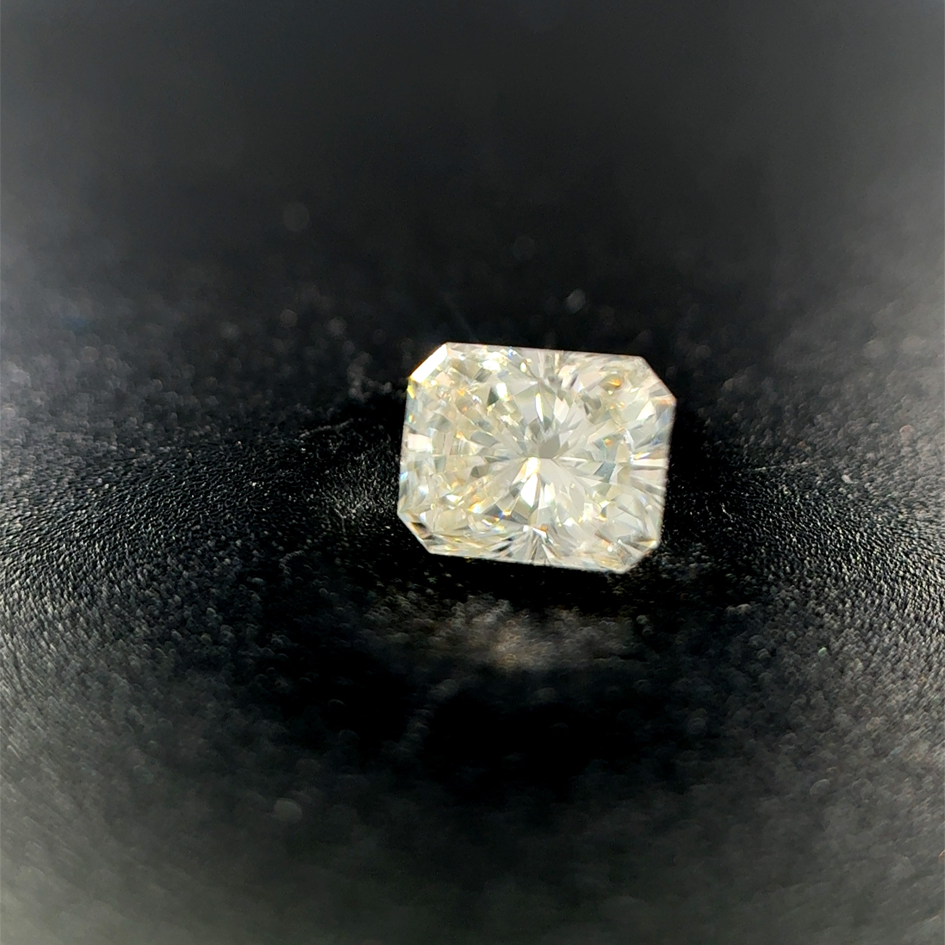 0.97ct Radiant H SI2 Diamond